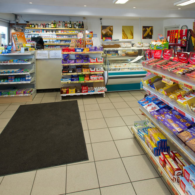 Shop de la station services Scipioni à Leval-Trahegnies